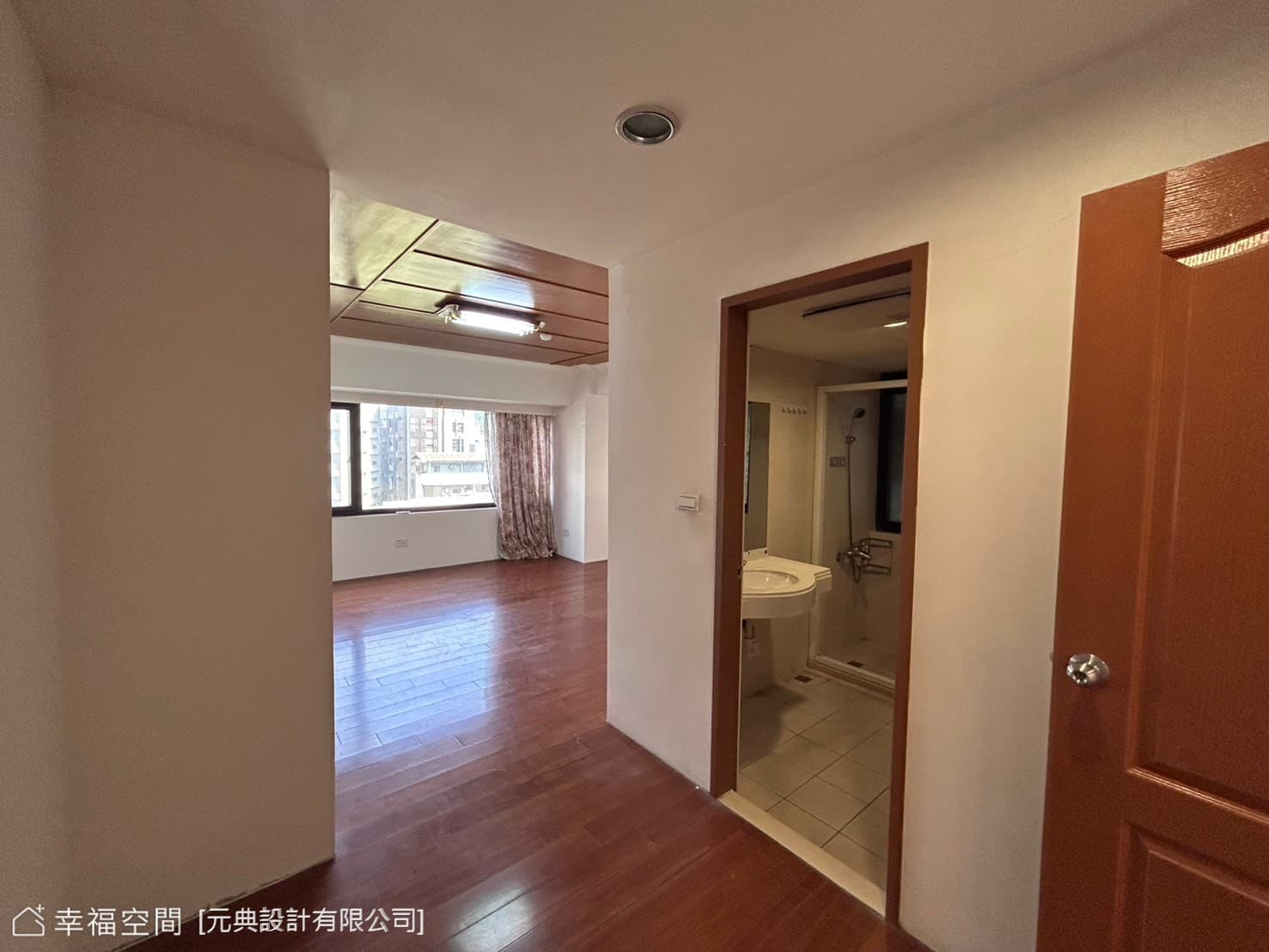 現代風客廳木質天花