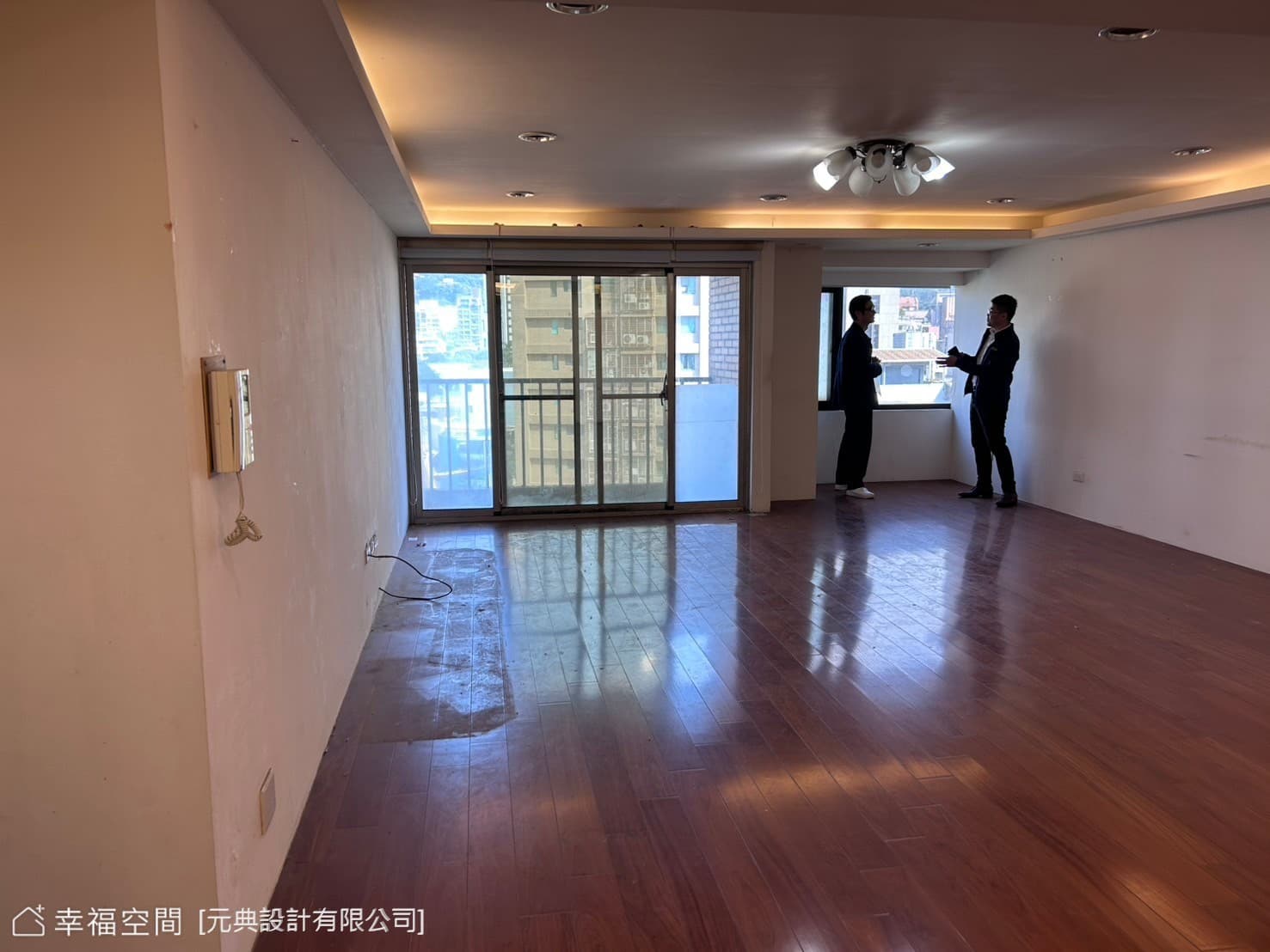現代風客廳木質地板