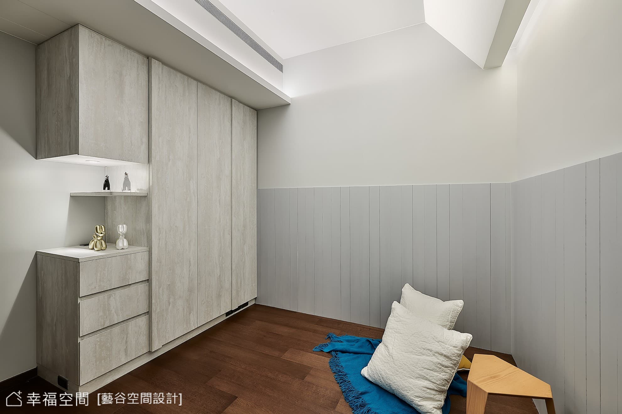 現代臥室灰階設計