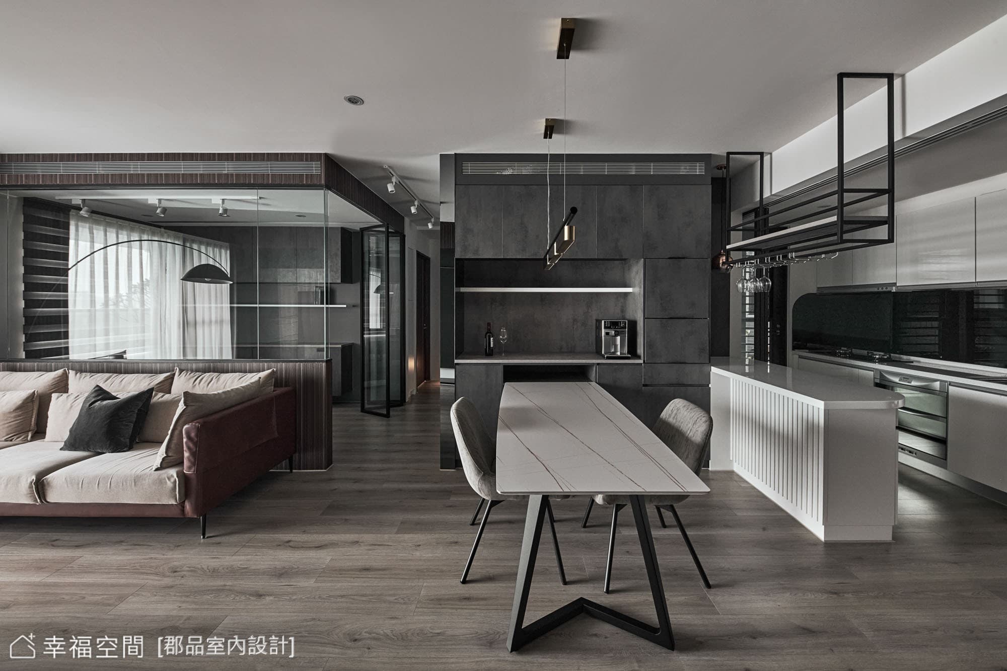 桃園中路｜光與線交織的現代輕奢風住家｜26坪