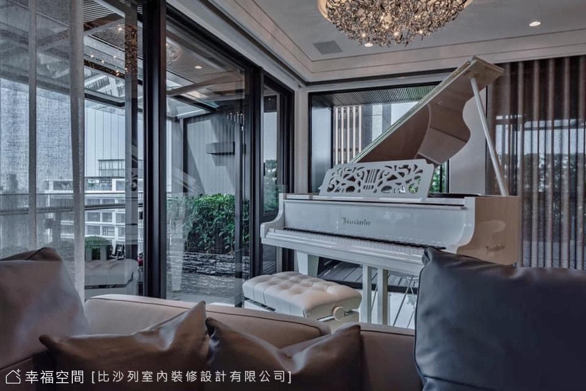 多元建材混搭 高樓層景觀絕美豪宅