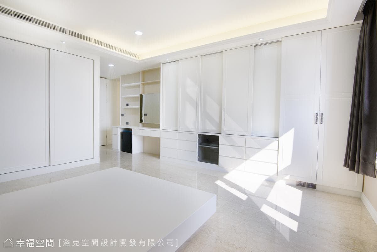 以白為基底， 塑造高貴典雅的空間感
