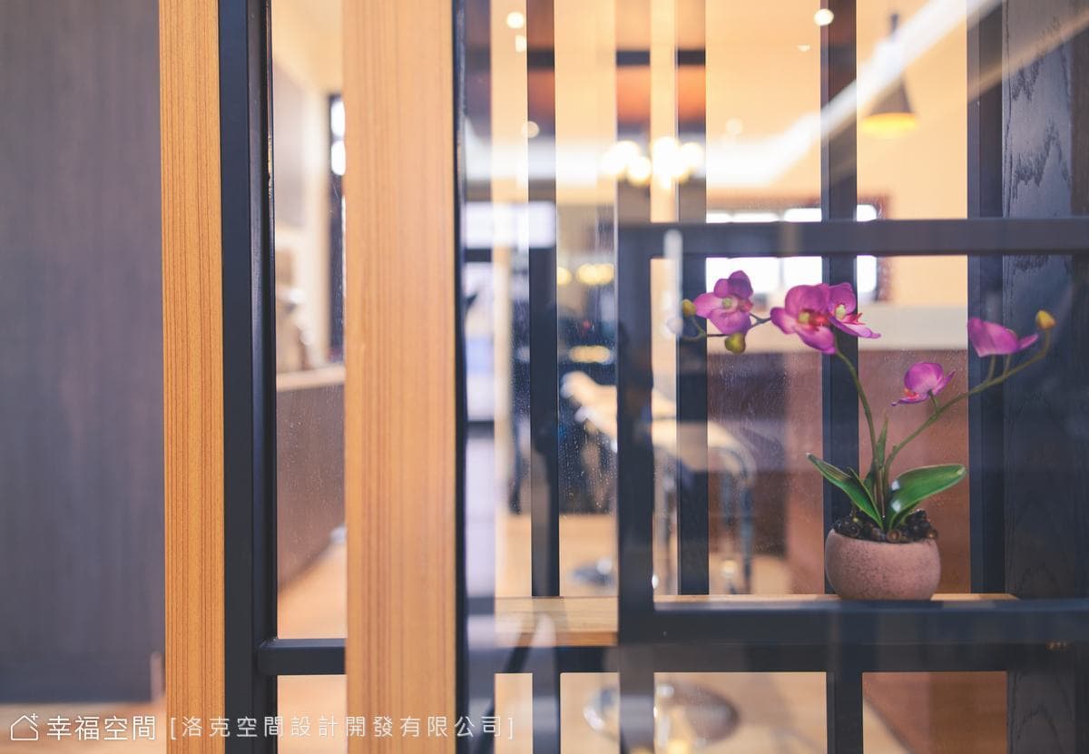 多層次線條感勾勒出簡約輕奢，現代簡佐奢華的邂逅