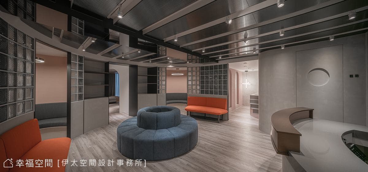 低彩虛實設計語彙 織就自我探索的療癒系身心診所│現代風│60坪│老屋翻新