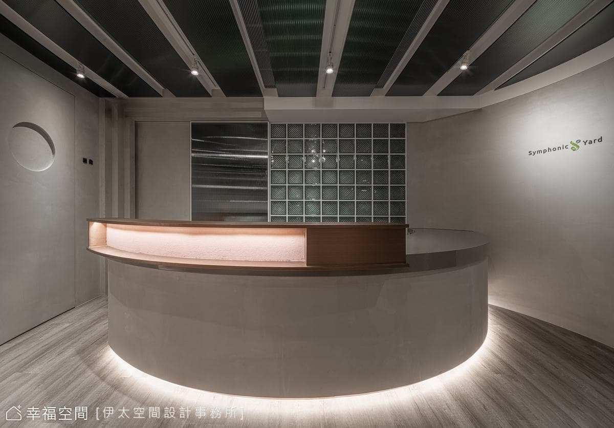 低彩虛實設計語彙 織就自我探索的療癒系身心診所│現代風│60坪│老屋翻新