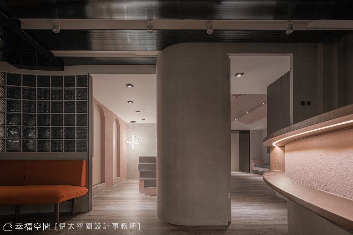 低彩虛實設計語彙 織就自我探索的療癒系身心診所│現代風│60坪│老屋翻新
