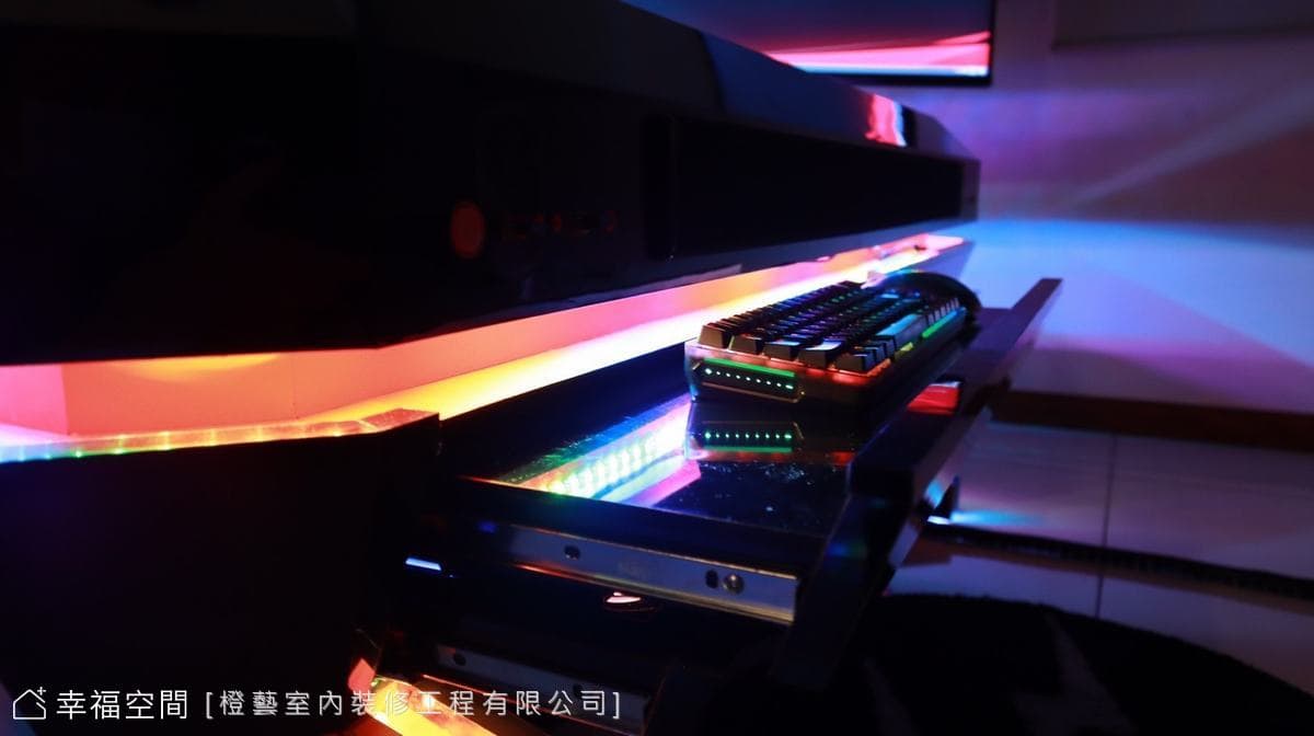 全手工客製ARGB電競桌