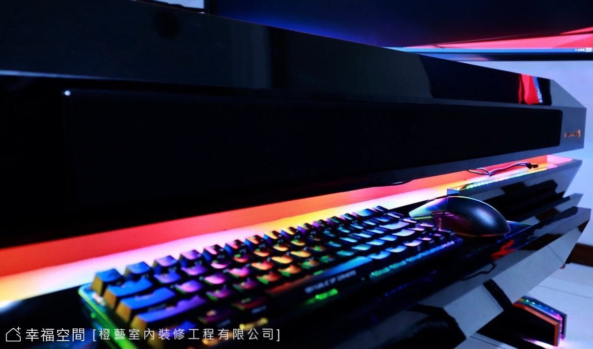 全手工客製ARGB電競桌