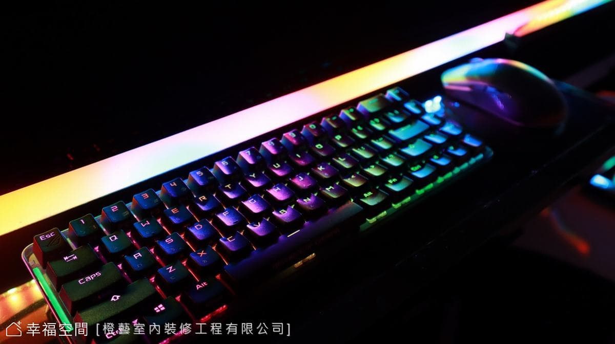 全手工客製ARGB電競桌