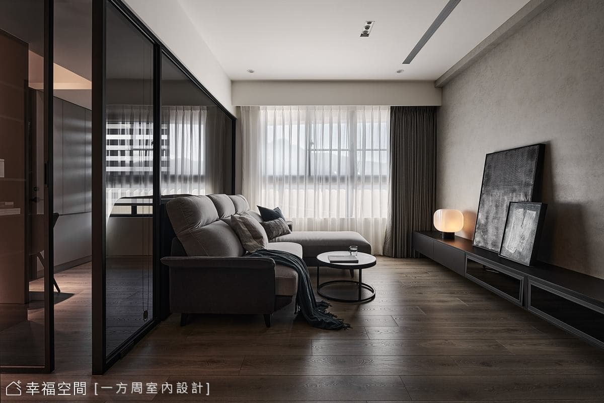 深淺交錯的反轉魅力｜現代風｜24坪｜3房、2廳、2衛