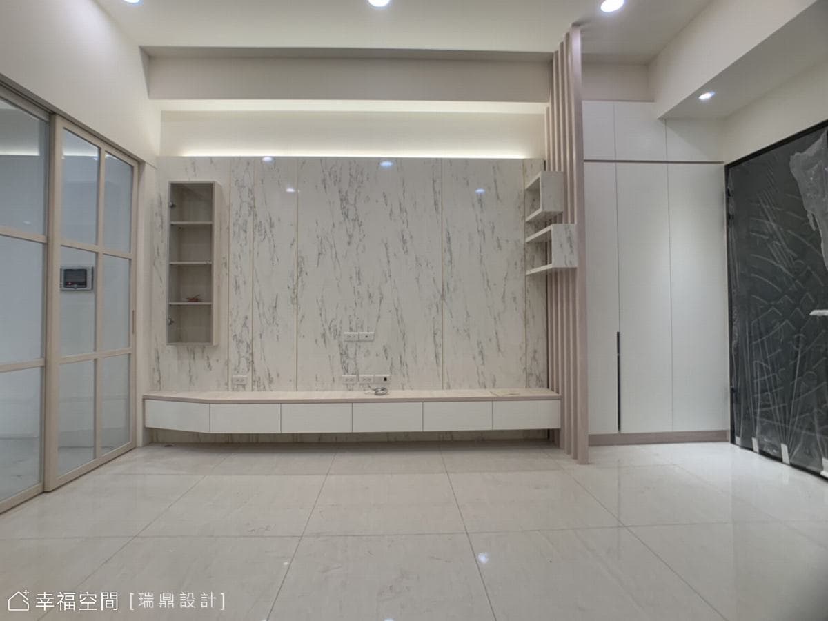 明亮色調鋪敘空間底蘊 砌築舒心現代宅邸│35坪