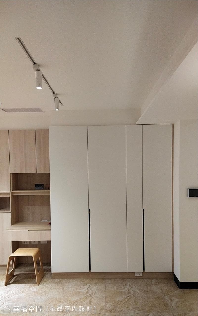 溫潤木色×極簡線條，不落俗套的生活品味｜休閒多元｜35坪