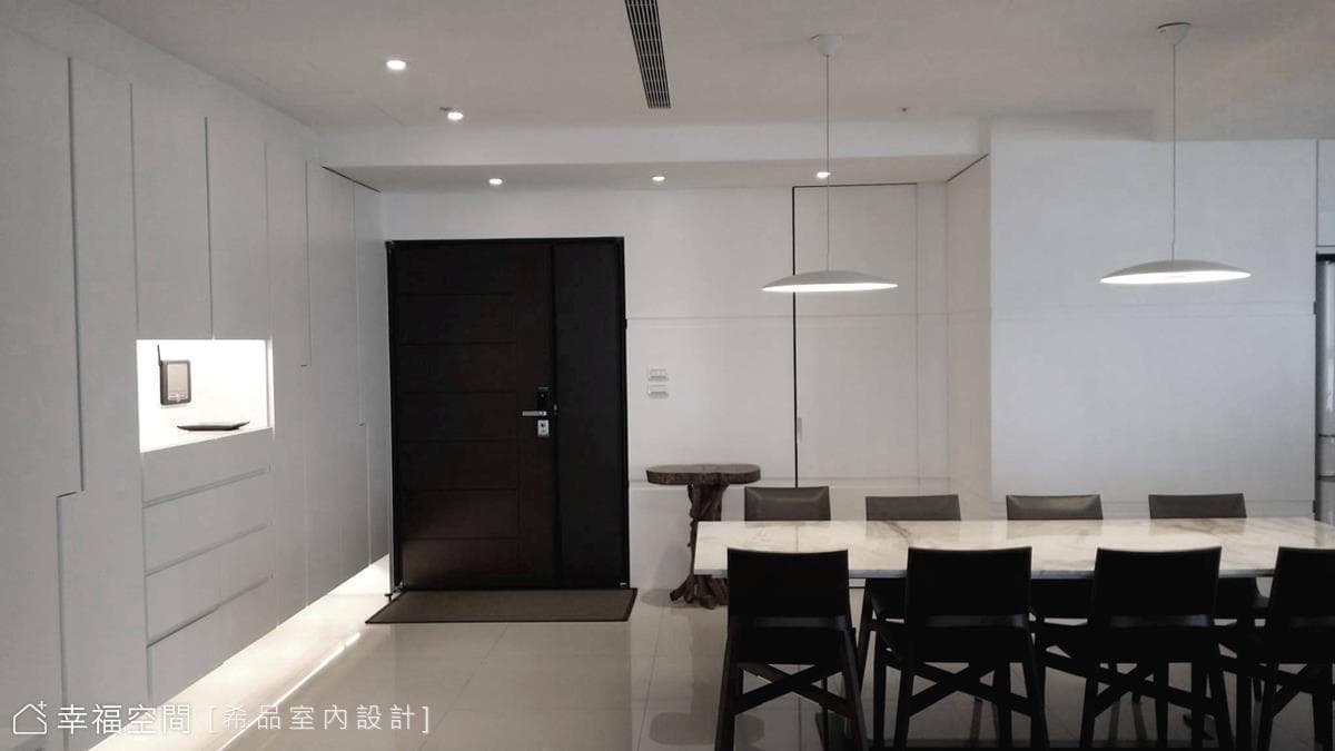 以線條勾勒大器格調，挑高毛胚三房宅｜現代風｜37坪