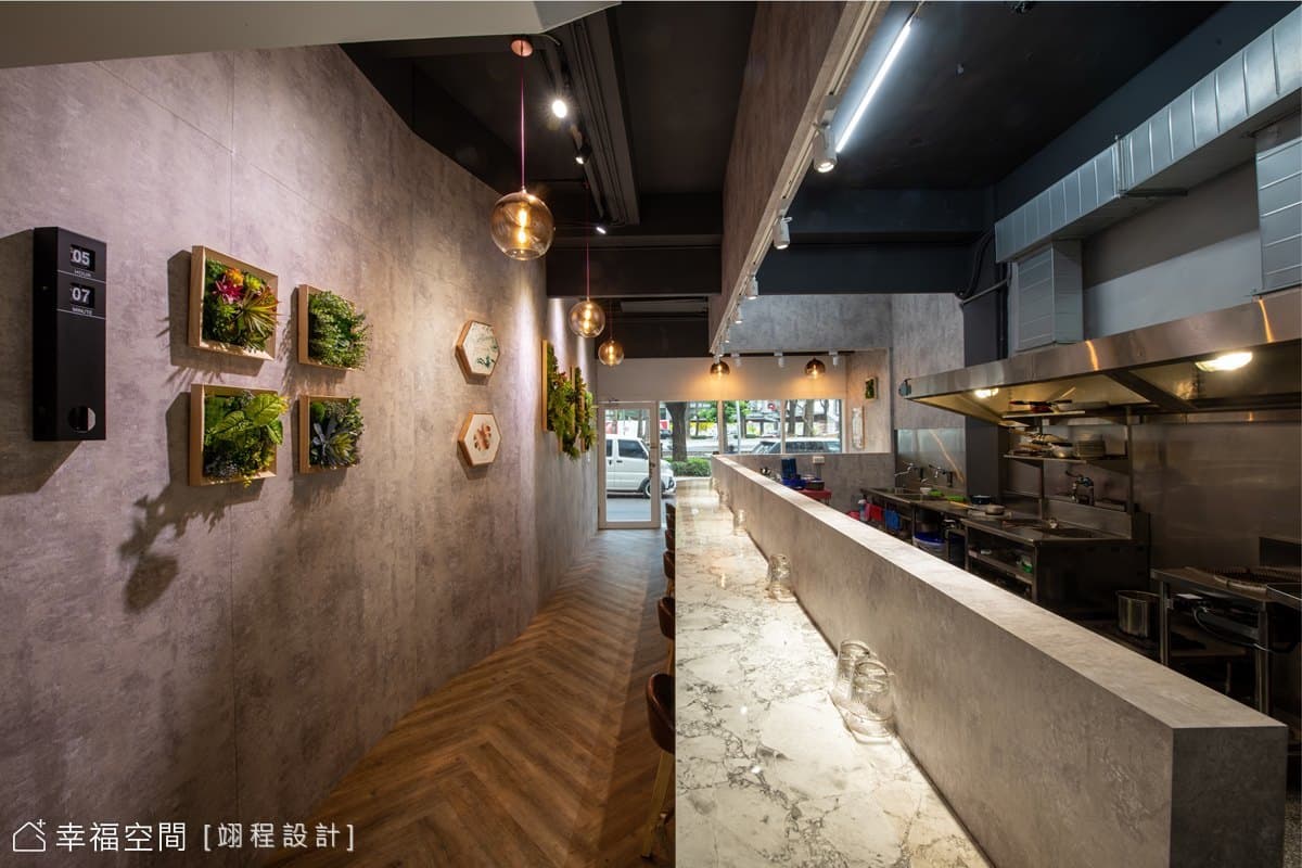 輕工業X仿清水模 Hiro’s 拉麵 台中店｜混搭風｜17坪
