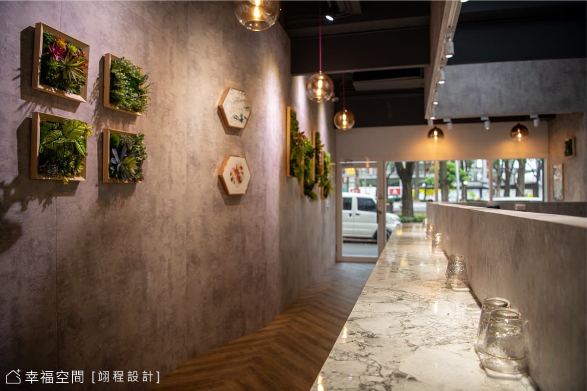 輕工業X仿清水模 Hiro’s 拉麵 台中店｜混搭風｜17坪