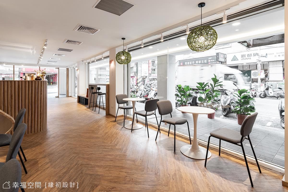 佐晨曦日光，品蒼翠光景｜洪瑞珍三明治概念店｜35坪