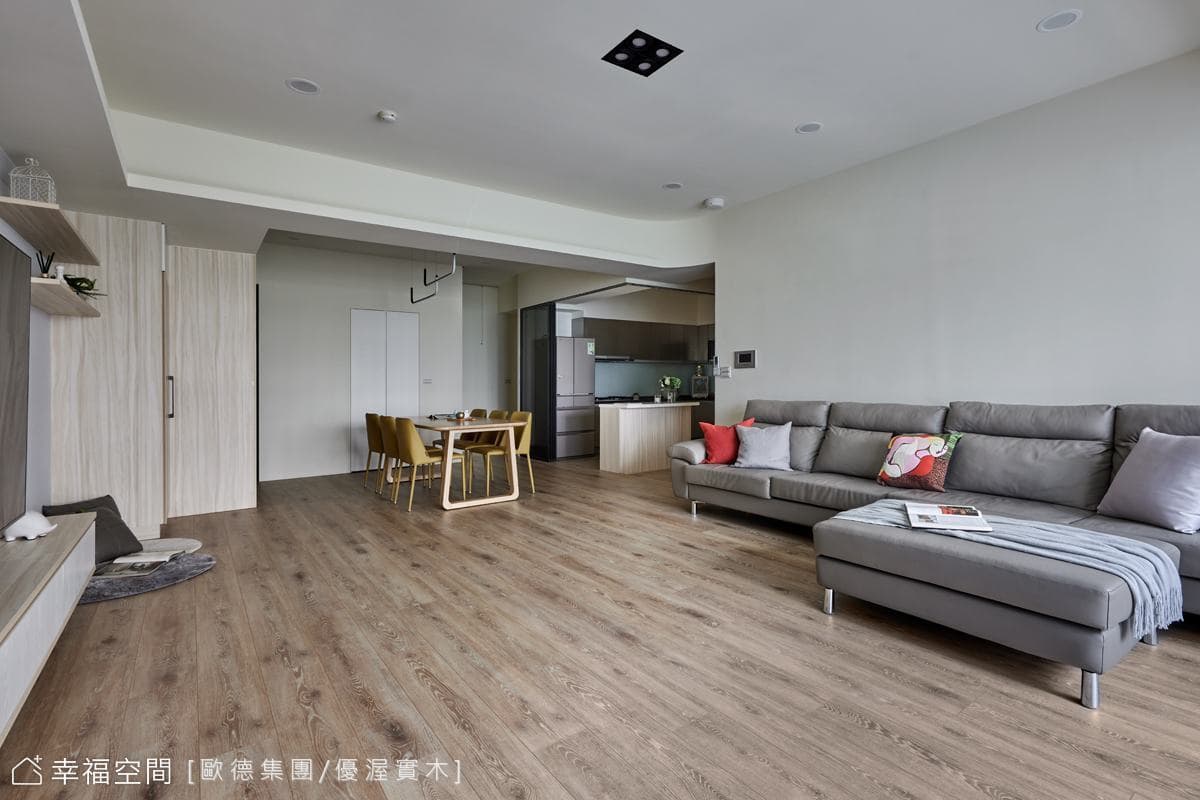 搭上Outdoor露營風！兼具「機能性」與「休閒感」的溫馨五口之家│北歐簡約風│55坪