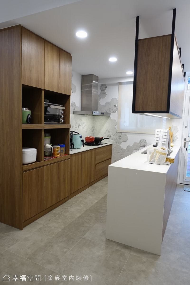 50年蛋黃區老屋翻新 變身現代舒適宅│現代風│35坪