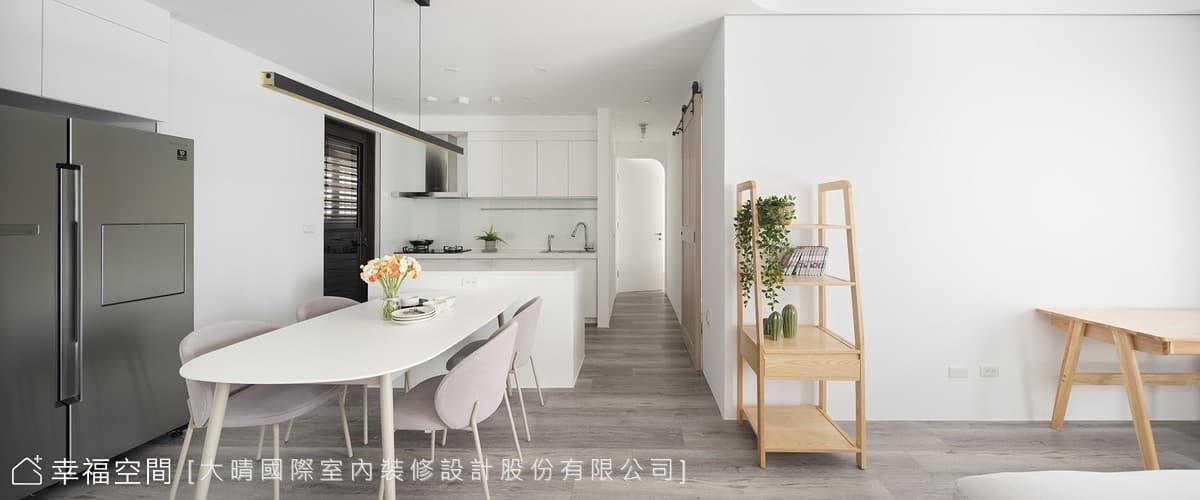 信任摯晴 優雅淨白女性都會宅