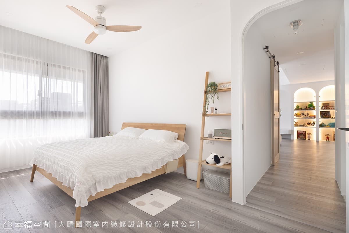 信任摯晴 優雅淨白女性都會宅