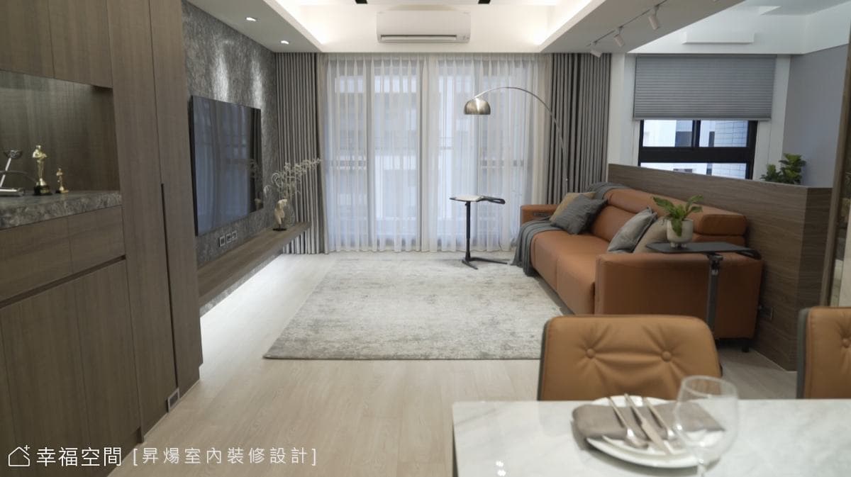 開闊空間尺度 以材質工法砌築飾舒適宅居│30坪