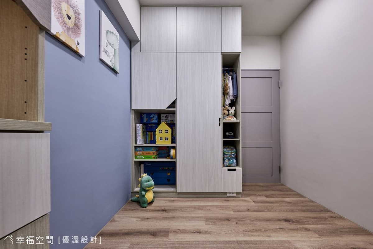 29年老屋變身溫暖美式居宅，從生活情境培養孩子閱讀素養！│27坪