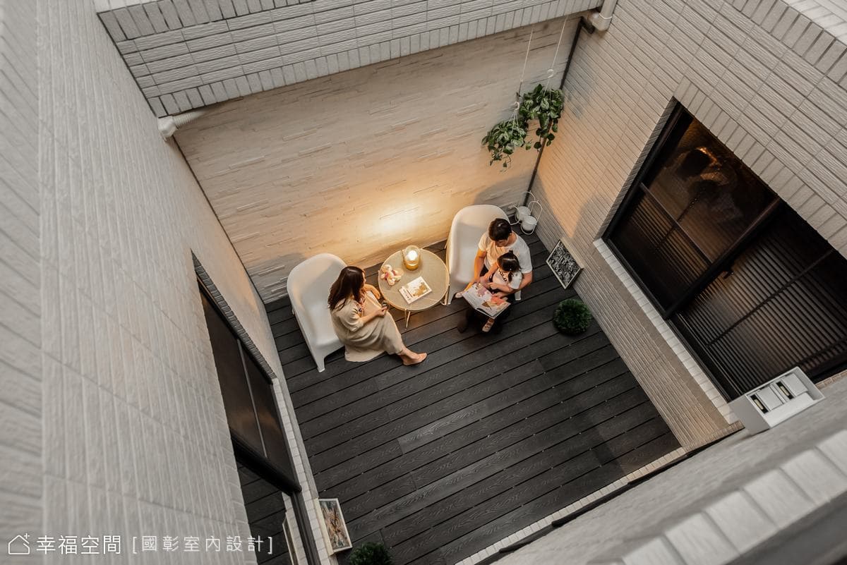 黑灰色調砌築現代輕奢雅調透天宅│60坪