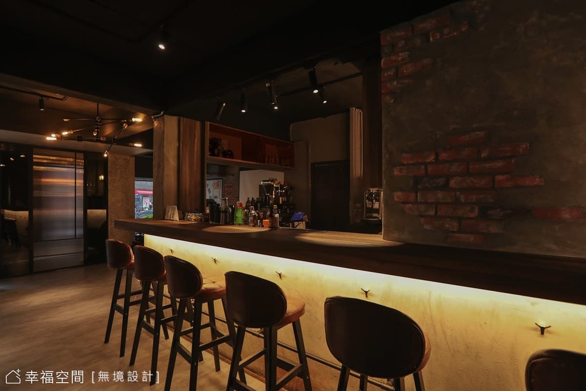 鐵骨浪漫，敘利亞復古風餐酒館｜復古工業風｜35坪