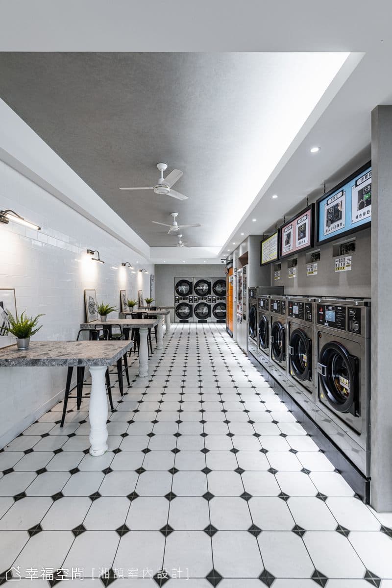 經典黑白灰色系 型塑摩登風洗衣店│24坪