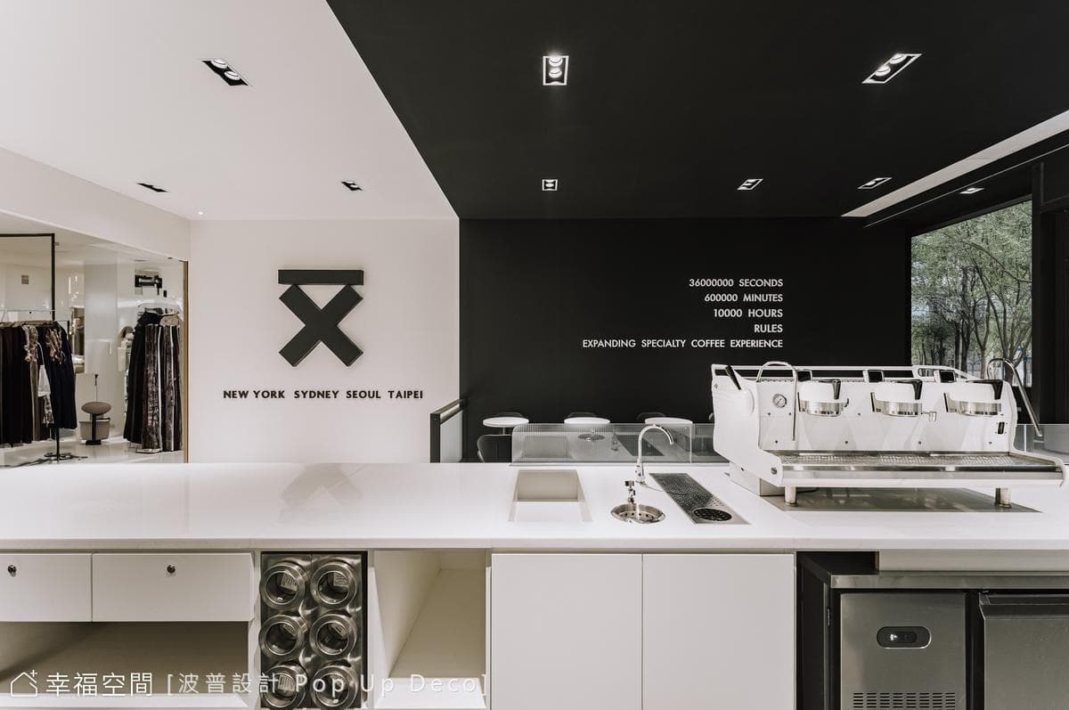 Ten Thousand Coffee|黑白|27坪
