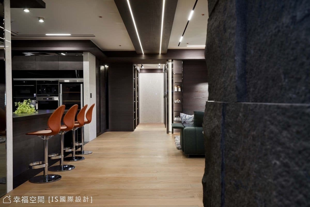 精工淬鍊品質 暗黑色系創造明亮感│現代風│59坪