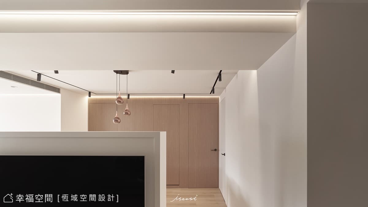 Atmosphere white -  貫穿|虛實錯綜|現代風|25坪