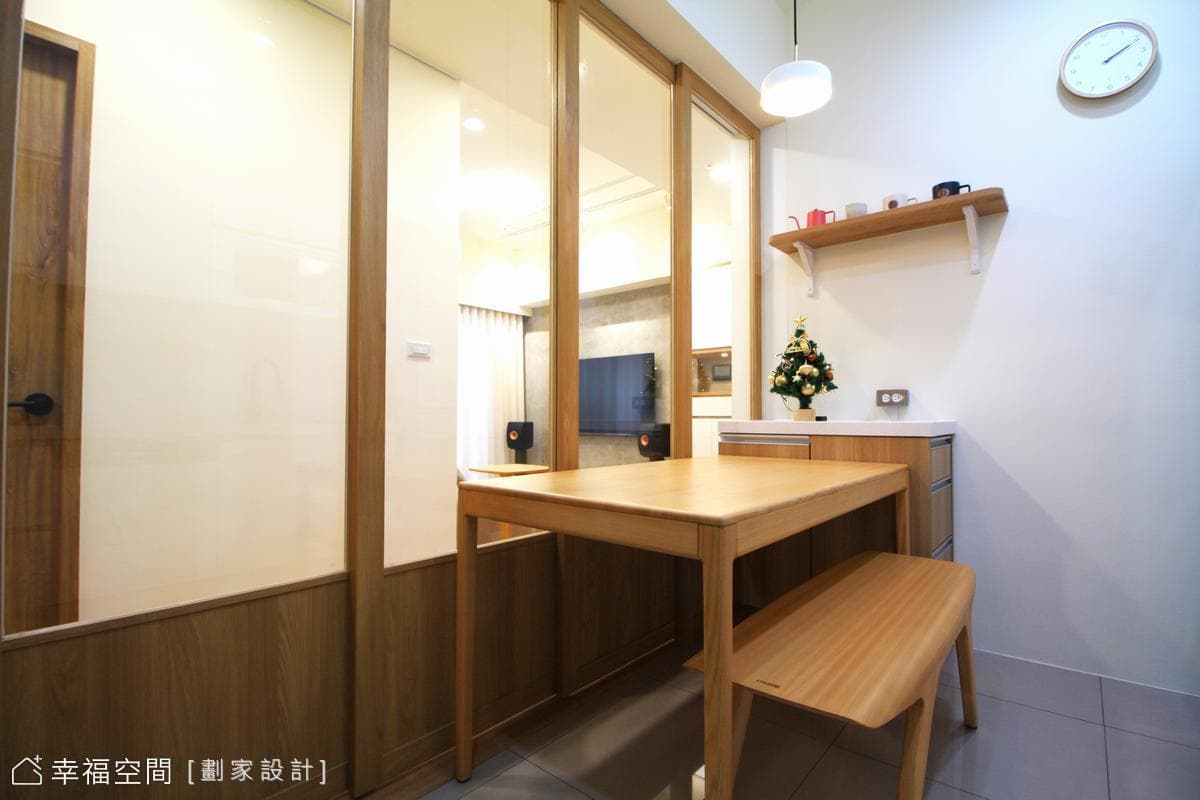 灰階×木質手法 打造簡約舒心宅│簡約風│18坪