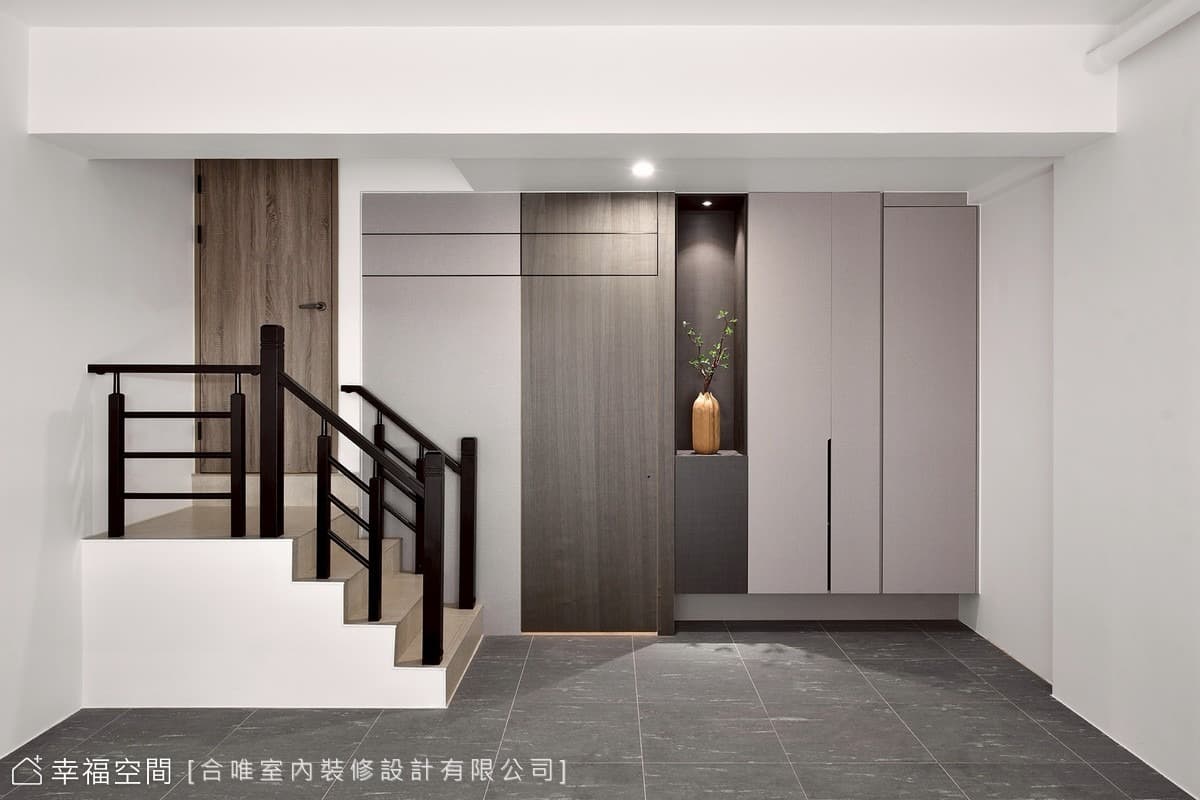 柔和奶灰色系打造療癒現代透天宅│85坪