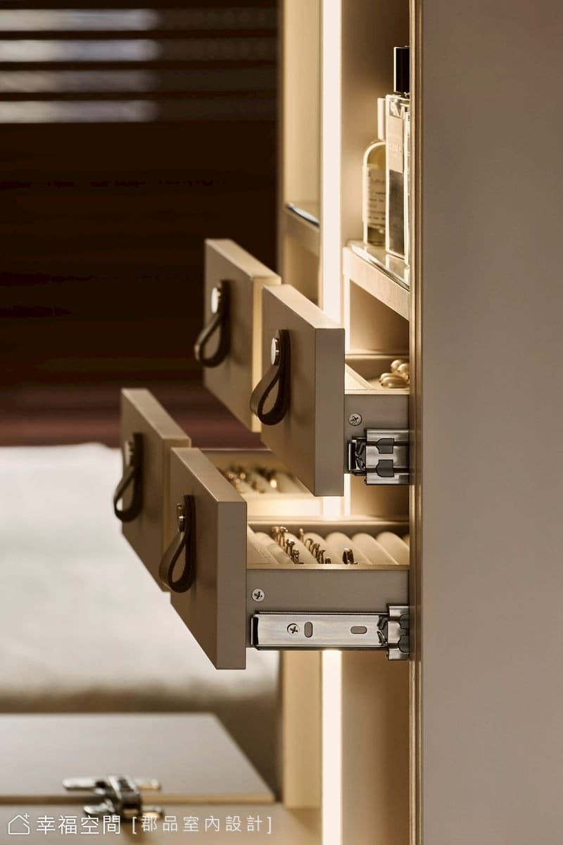 新北泰山｜喜歡把布丁吃到剩焦糖 20坪奶茶風川字宅