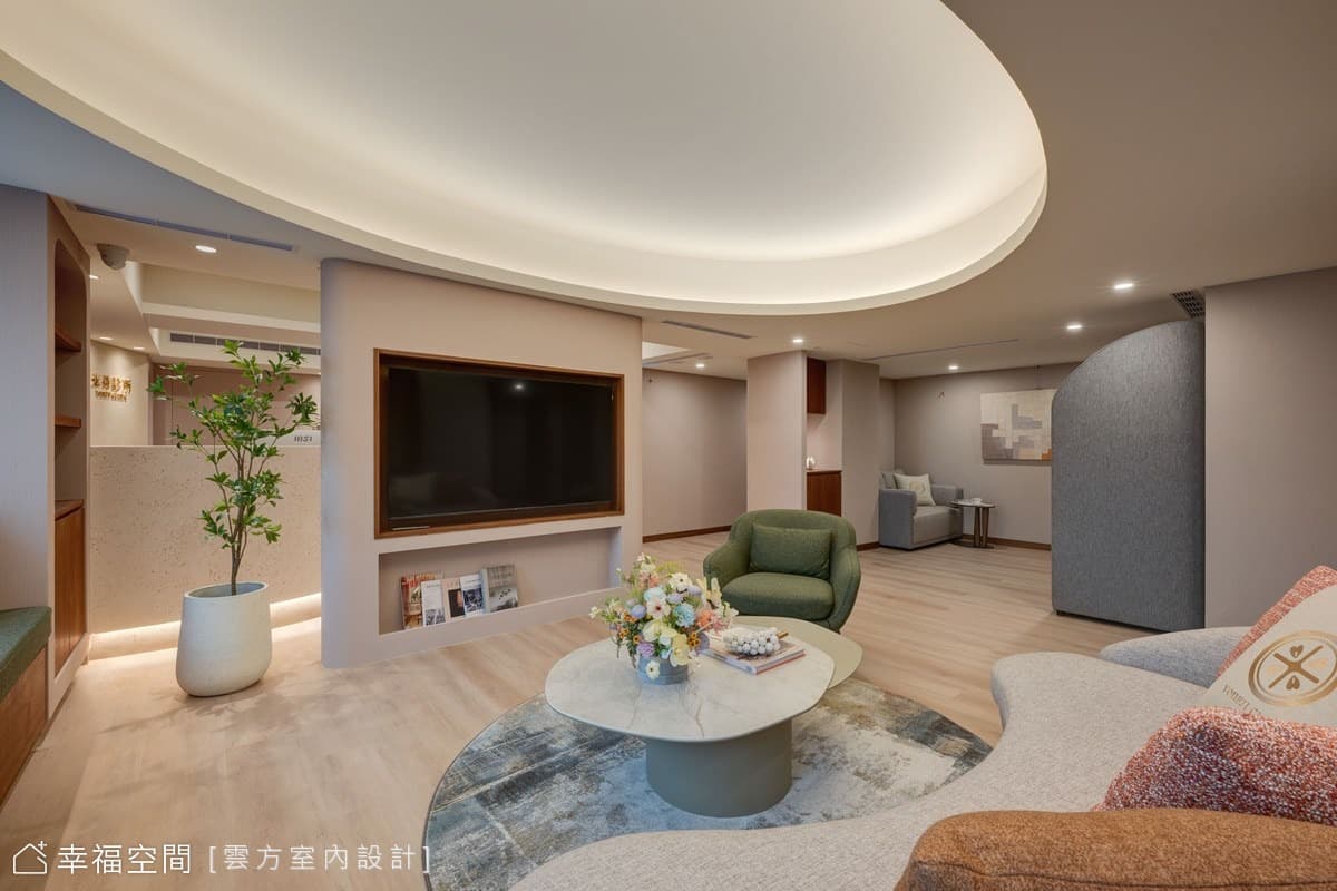 揮別冰冷印象  百坪診所體現家的溫潤自在｜現代風｜100坪