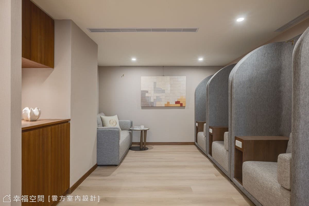 揮別冰冷印象  百坪診所體現家的溫潤自在｜現代風｜100坪