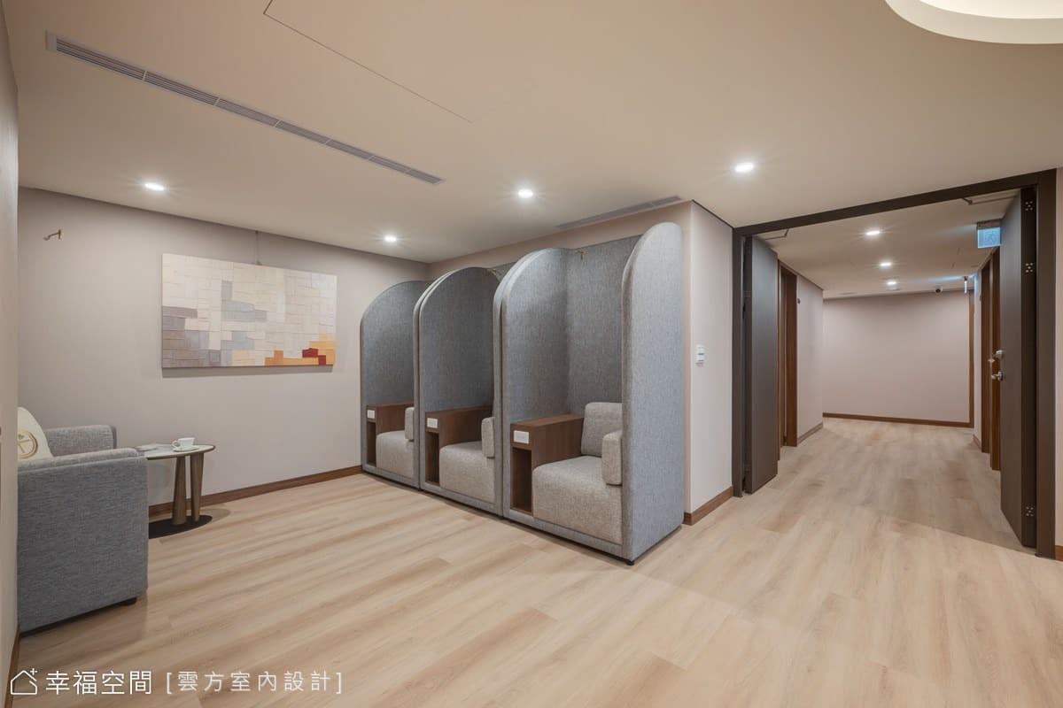 揮別冰冷印象  百坪診所體現家的溫潤自在｜現代風｜100坪