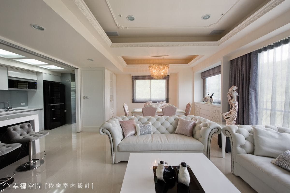 客廳望向餐廳