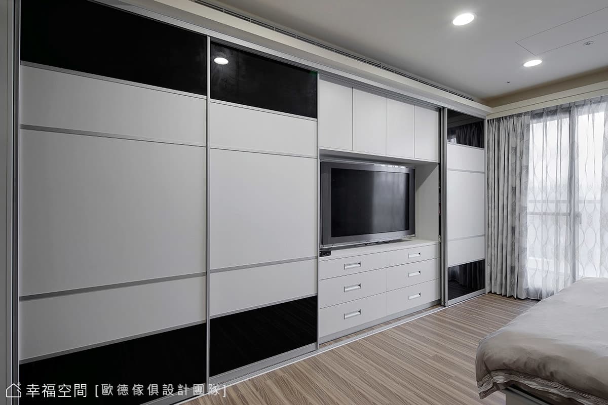 收納結合電視擺設