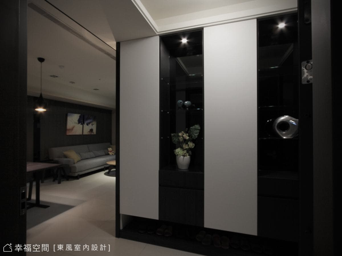 深色質感，耀眼簡單的力量