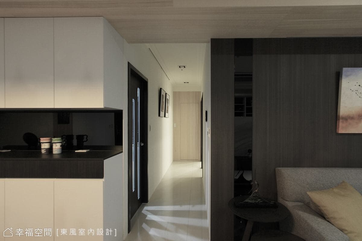 深色質感，耀眼簡單的力量