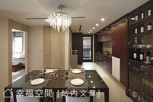 隱藏門片