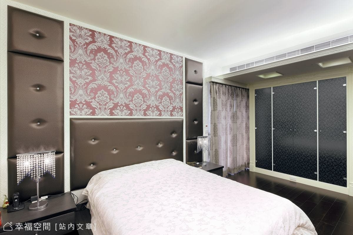 主臥床頭