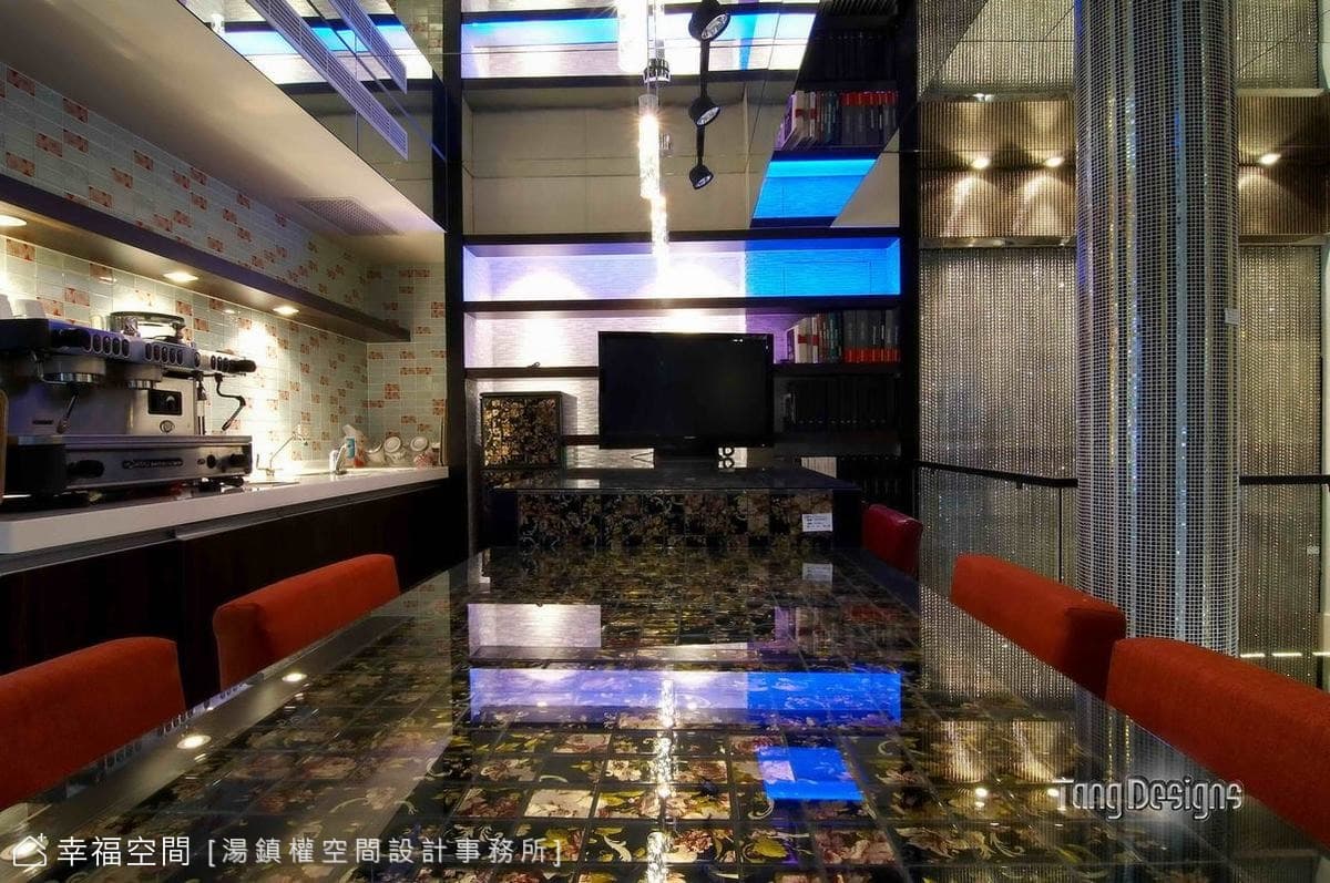 花磚餐桌