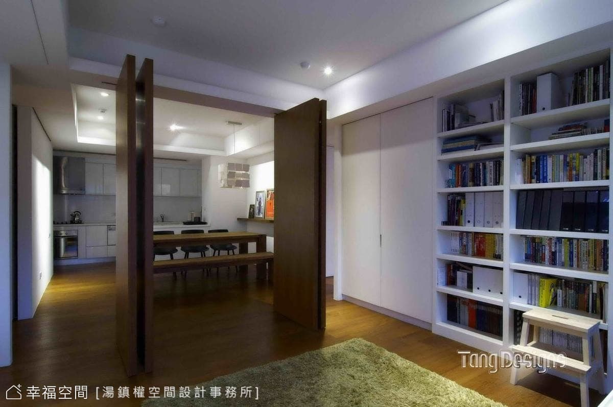 書房望向餐廳