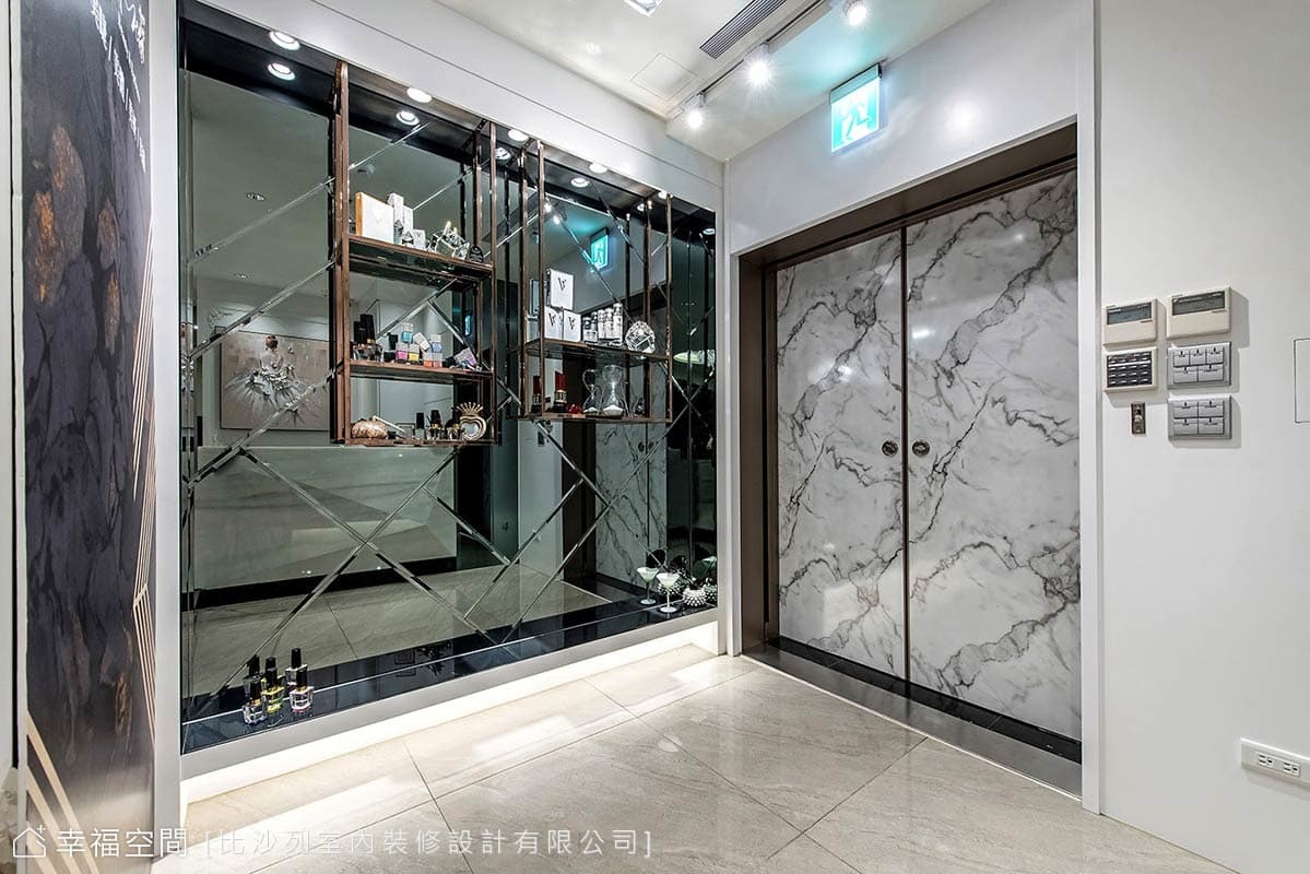 現代時尚古典 黑白與金色微奢風