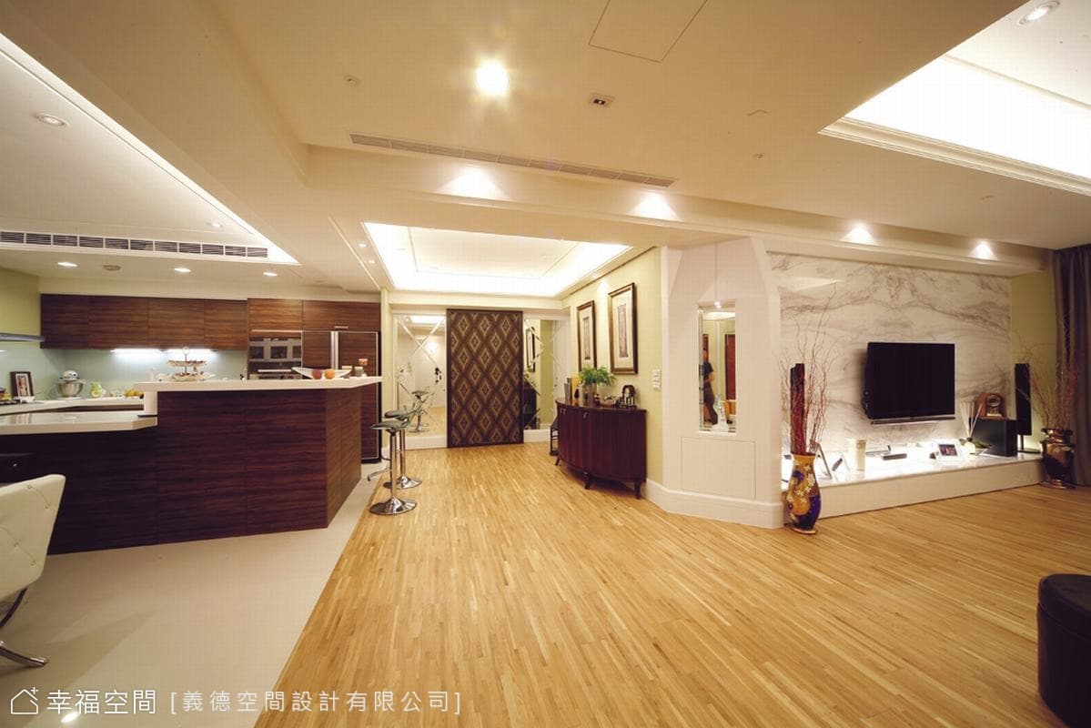 通往臥室廊道