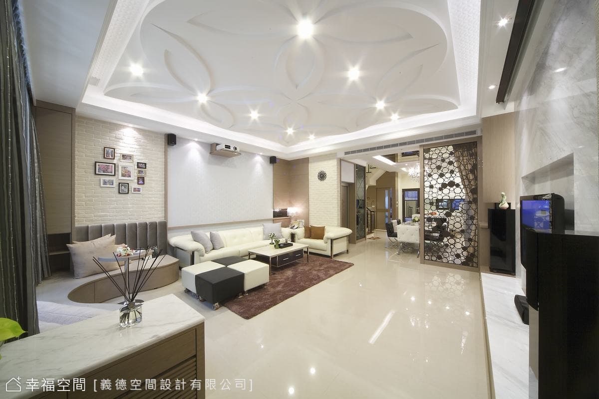 玄關望向客廳