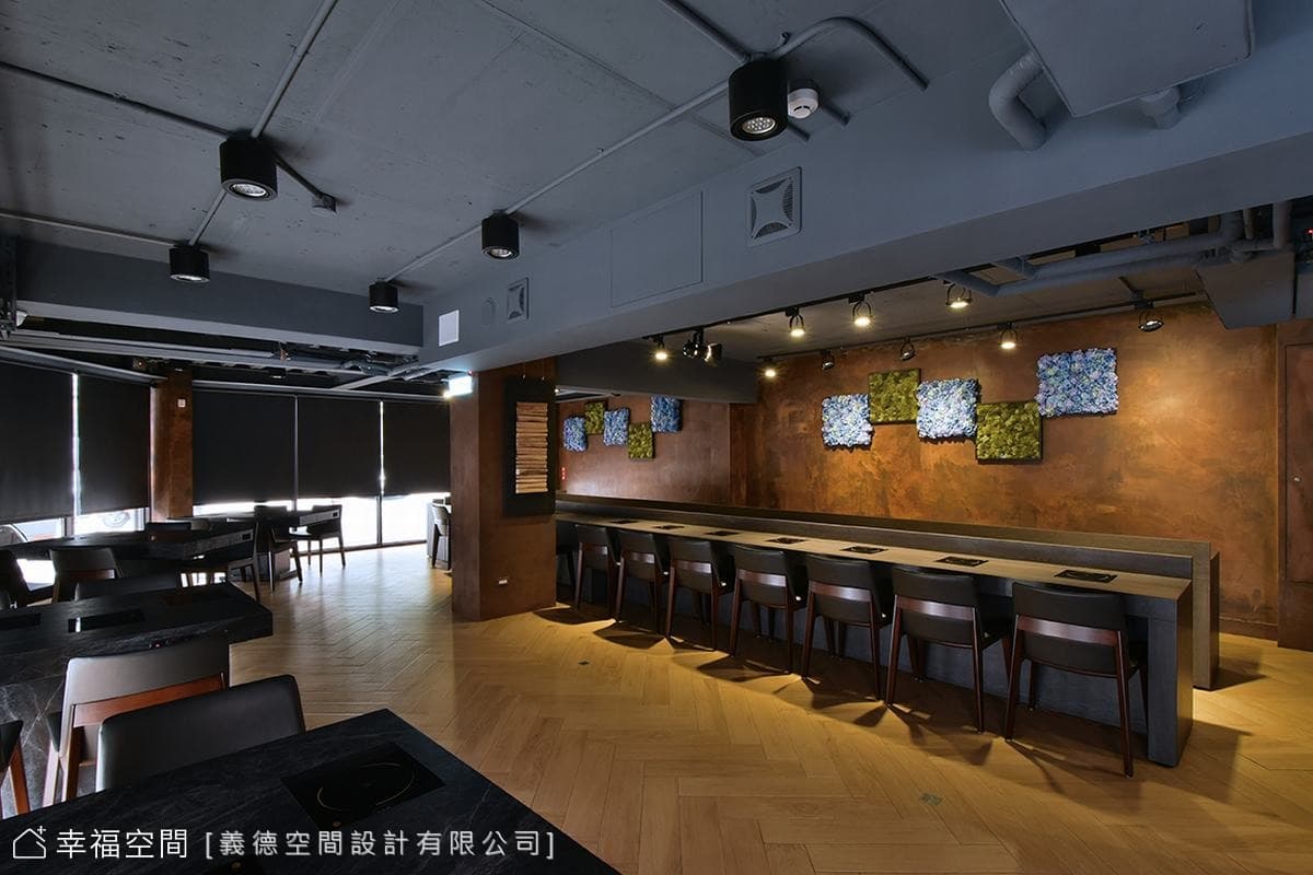 用韻味工業風打造 時尚浪漫用餐環境